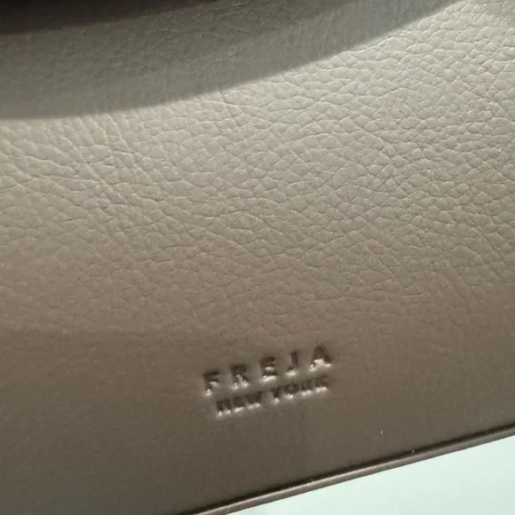 NEW FREJA Caroline Bag in Espresso brown - Picture 9 of 12